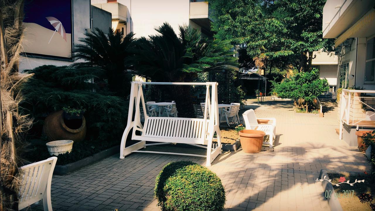 Claudia Residence Alba Adriatica Exterior photo
